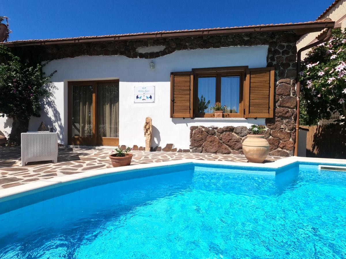 Villa Sari Affitta Camere La Caletta Kültér fotó