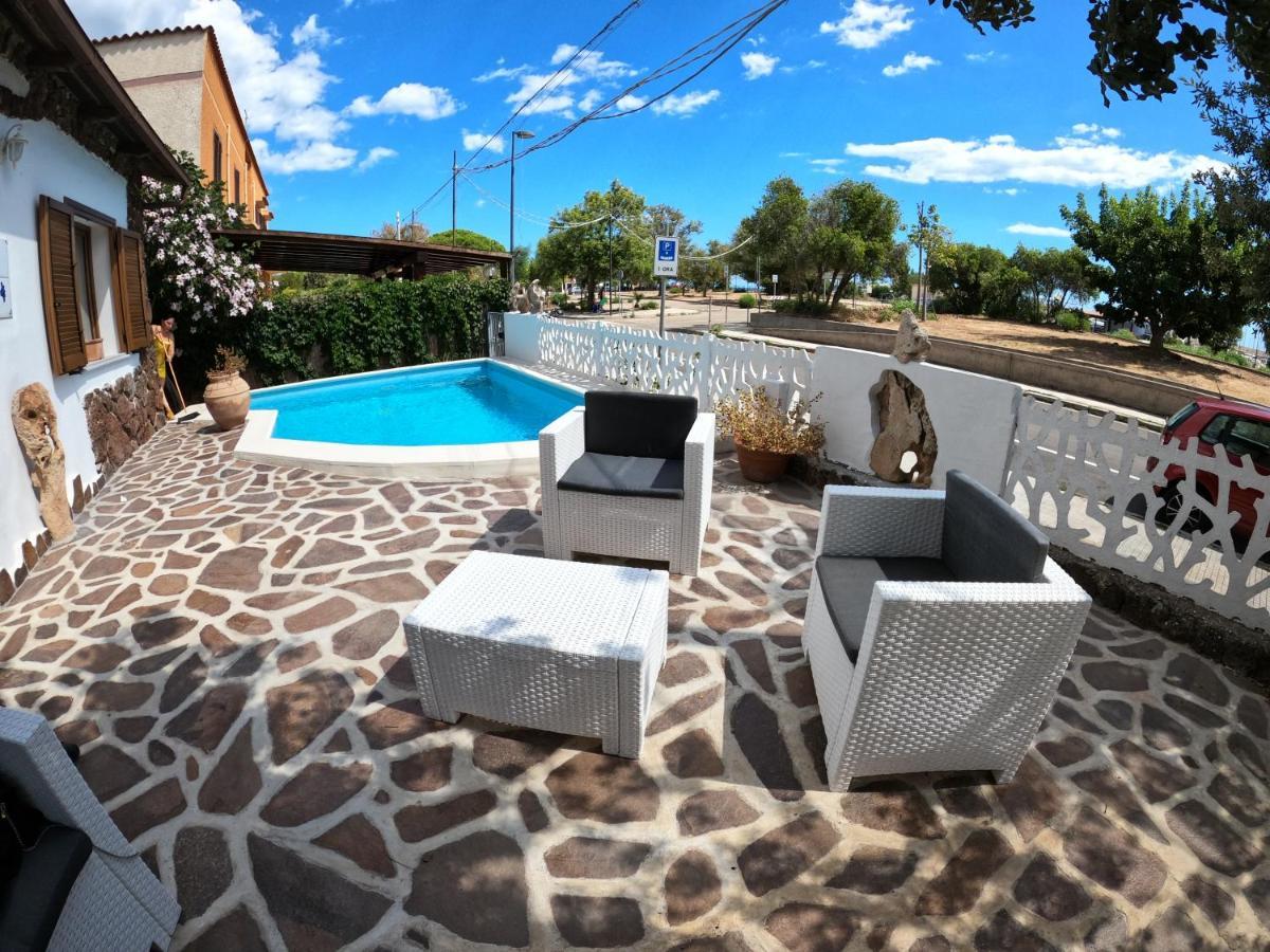 Villa Sari Affitta Camere La Caletta Kültér fotó